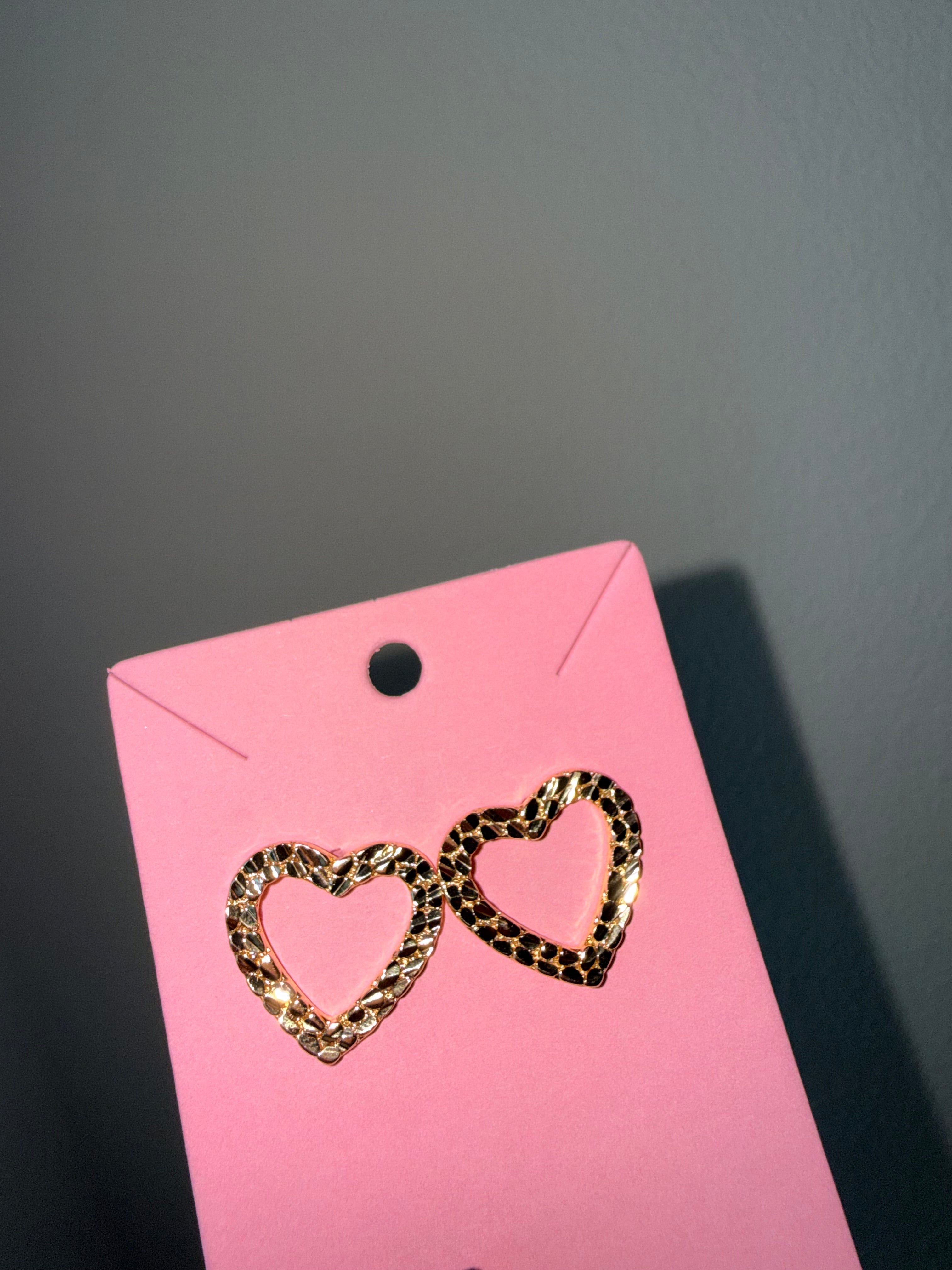OPEN HRT NUGGET EARINGS