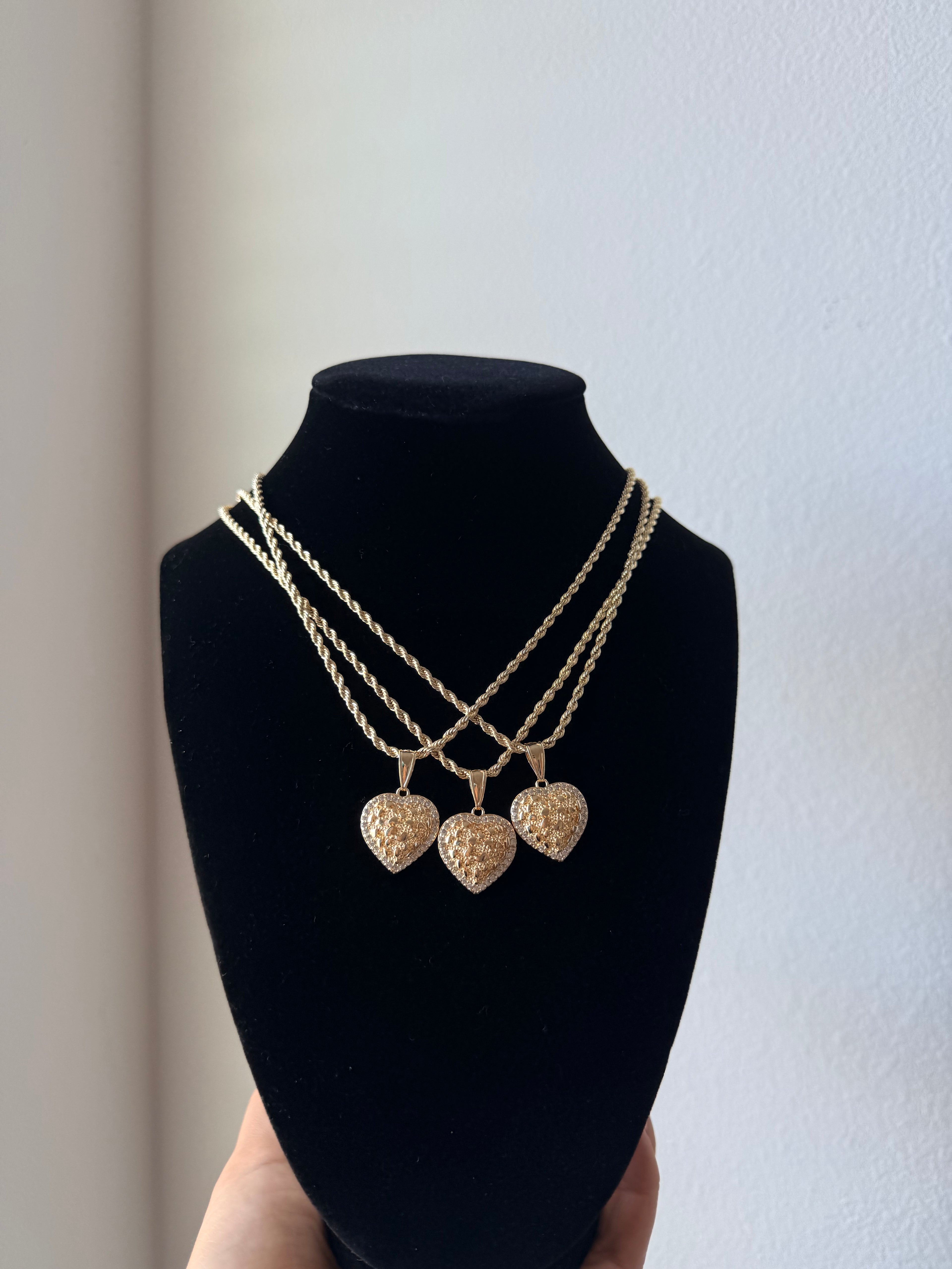 ICED HRT NUGGET NECKLACE