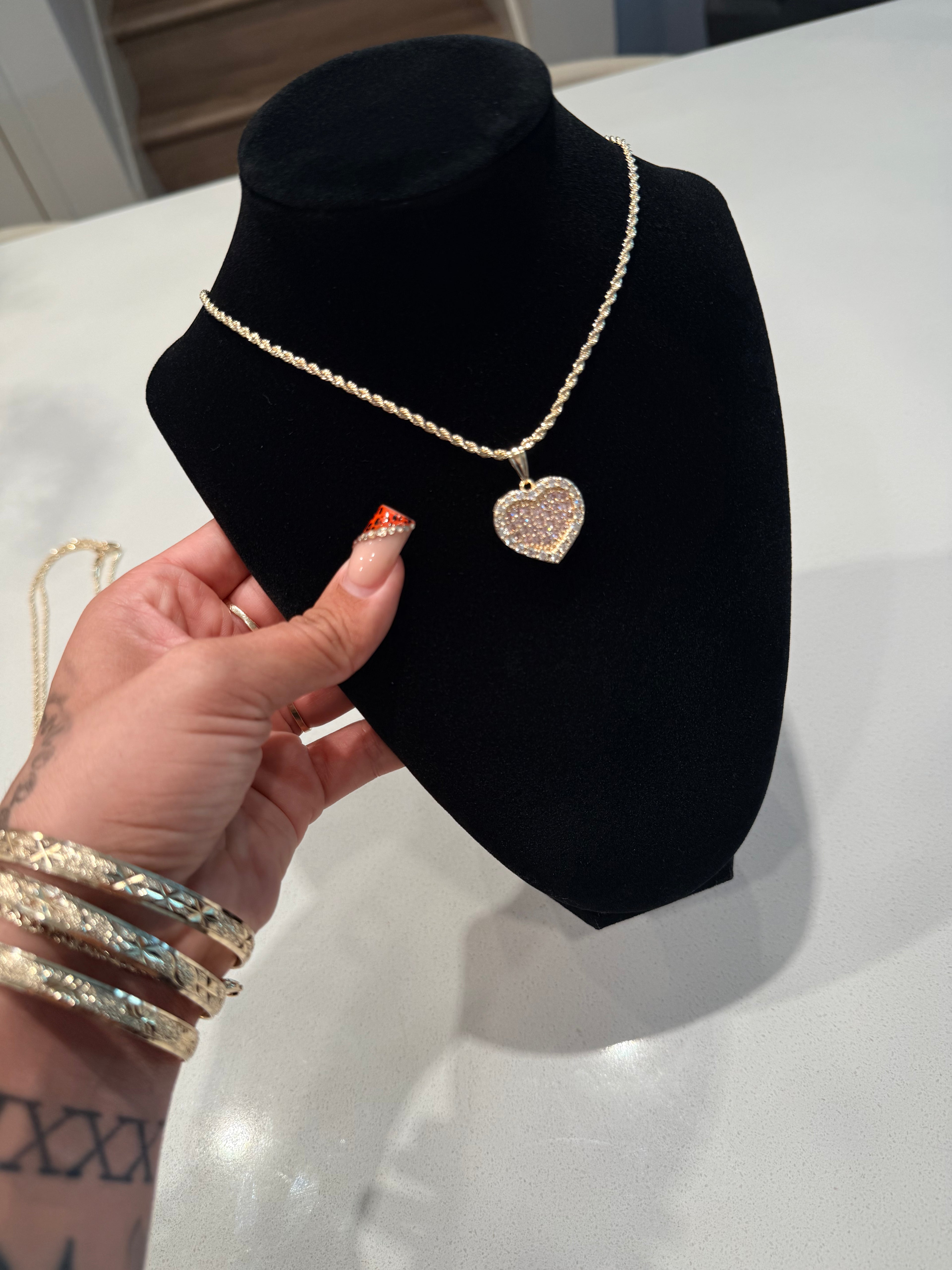 ICED HRT NECKLACE